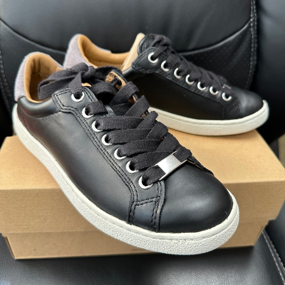 NIB! UGG Women's Casual Chrome Toe Sneaker Milo In Black Leather Size US5/EU36